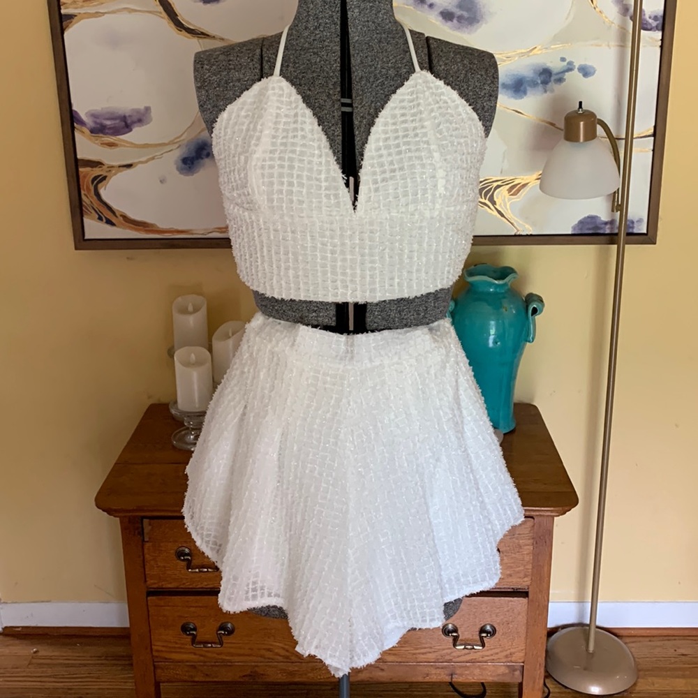 White two piece set